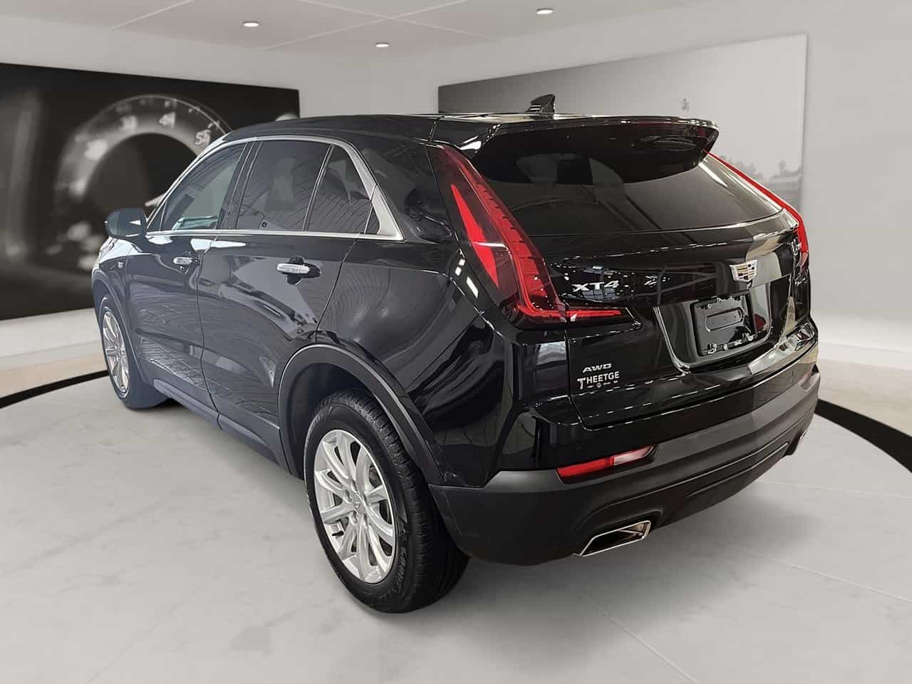 2022 Cadillac XT4 Luxury Awd - Image 4