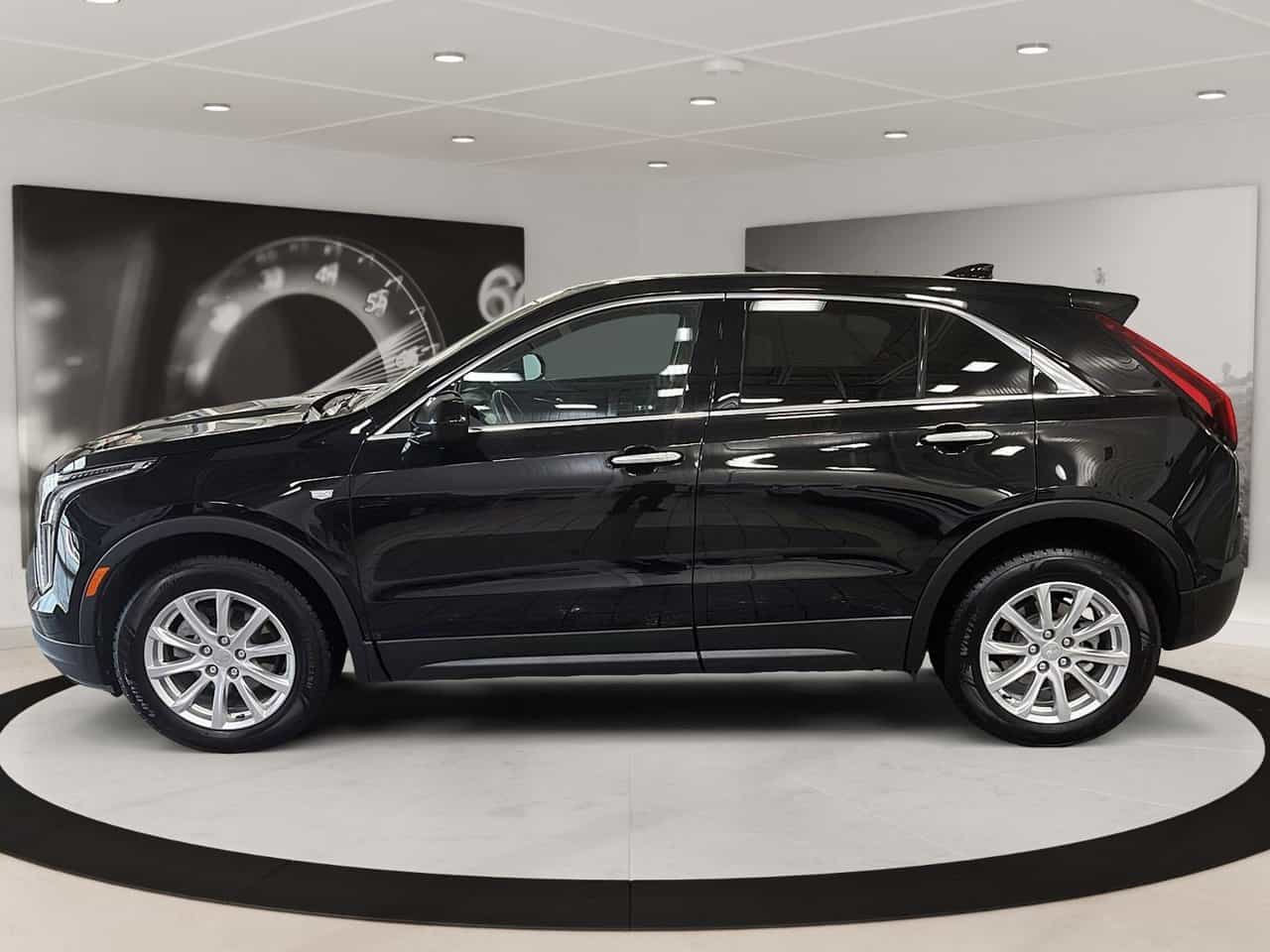 2022 Cadillac XT4 Luxury Awd - Image 5