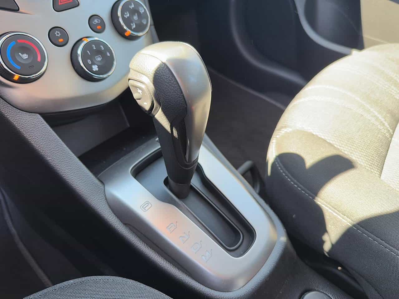 2015 Chevrolet Sonic 5Dr Lt Auto *Seulement 28 934Km* - Image 13