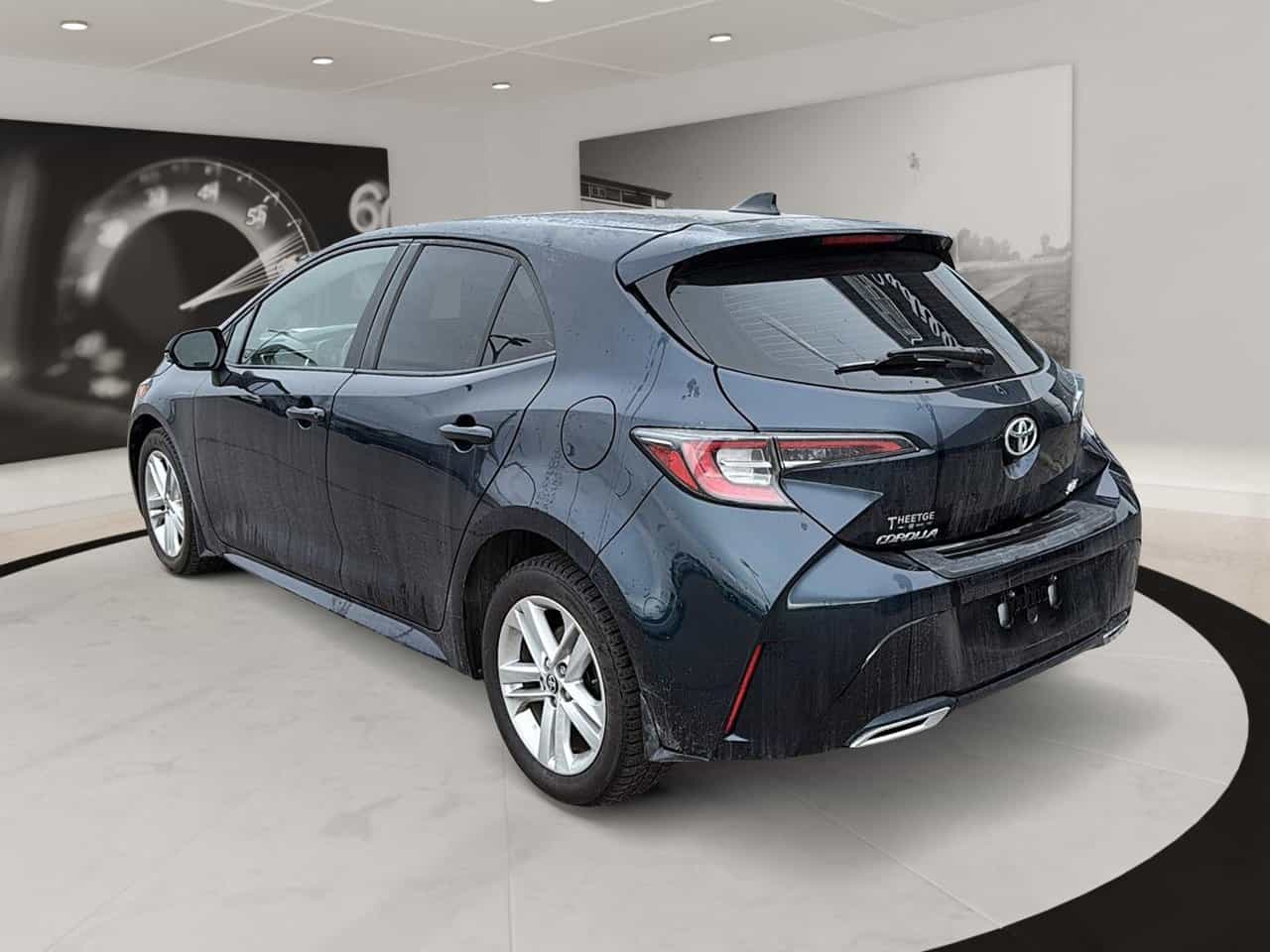 2020 Toyota Corolla Hatchback Base - Image 4