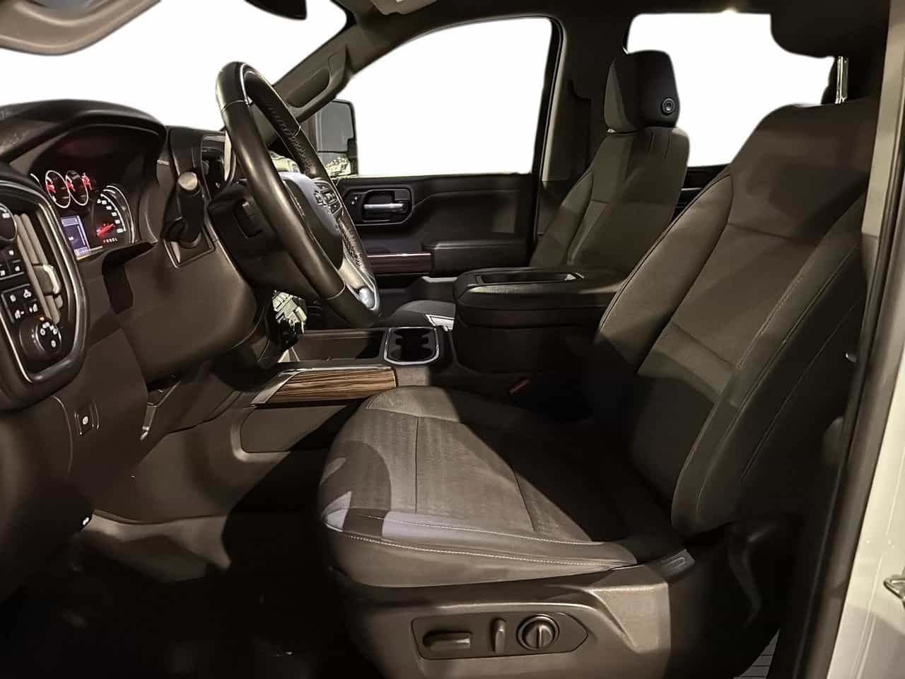 2022 Chevrolet Silverado 1500 4WD Crew Cab RST 3.0L - Image 7