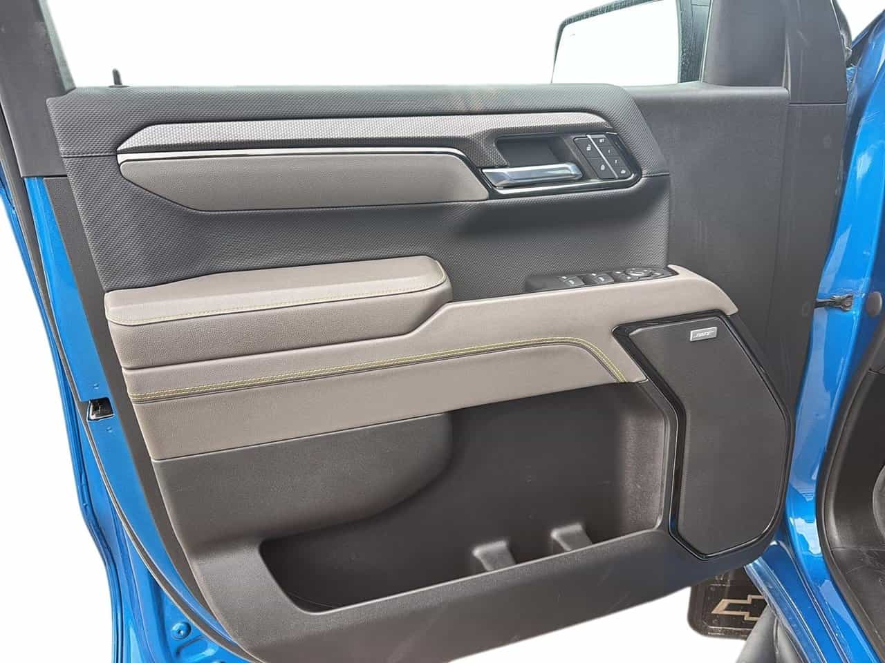 2023 Chevrolet Silverado 1500 4WD Crew Cab ZR2 - Image 10