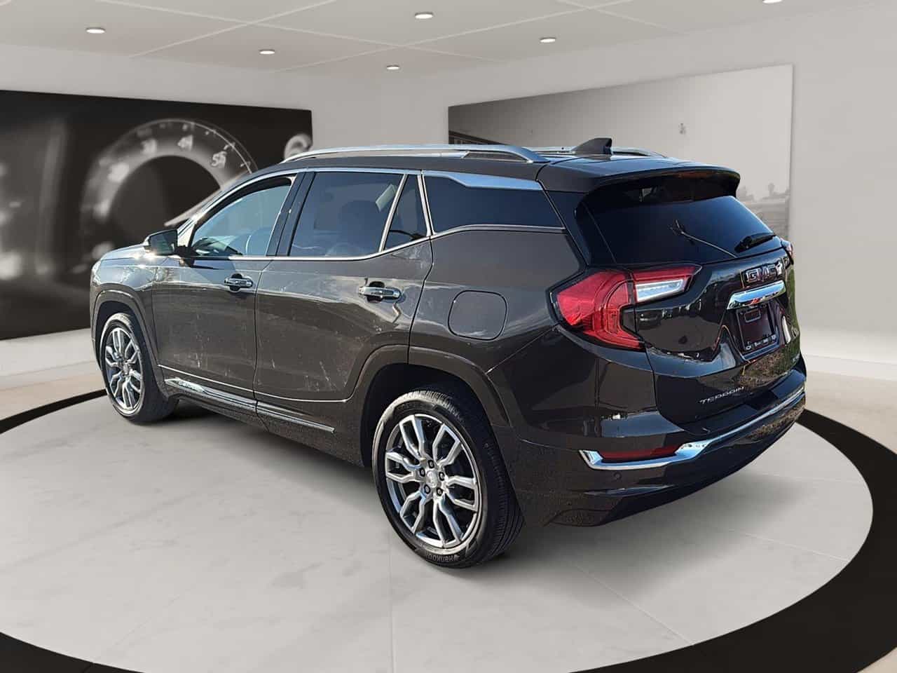 2023 GMC Terrain Awd 4Dr Denali - Image 4