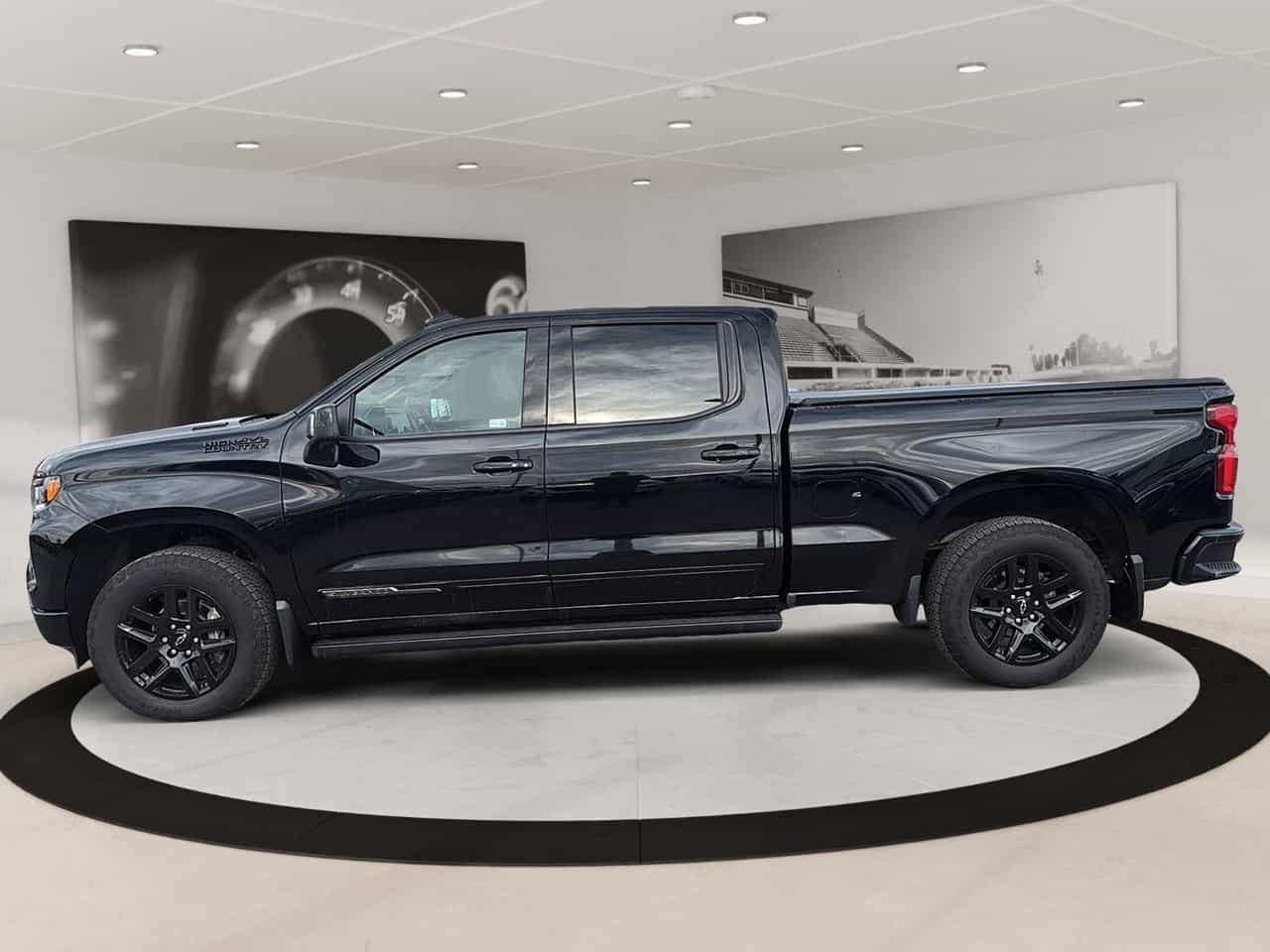 2024 Chevrolet Silverado 1500 Crew Cab 147 High Country 3.0L - Image 5