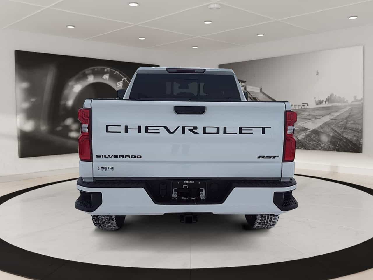 2024 Chevrolet Silverado 1500 4Wd Crew Cab Rst 3.0L - Image 3