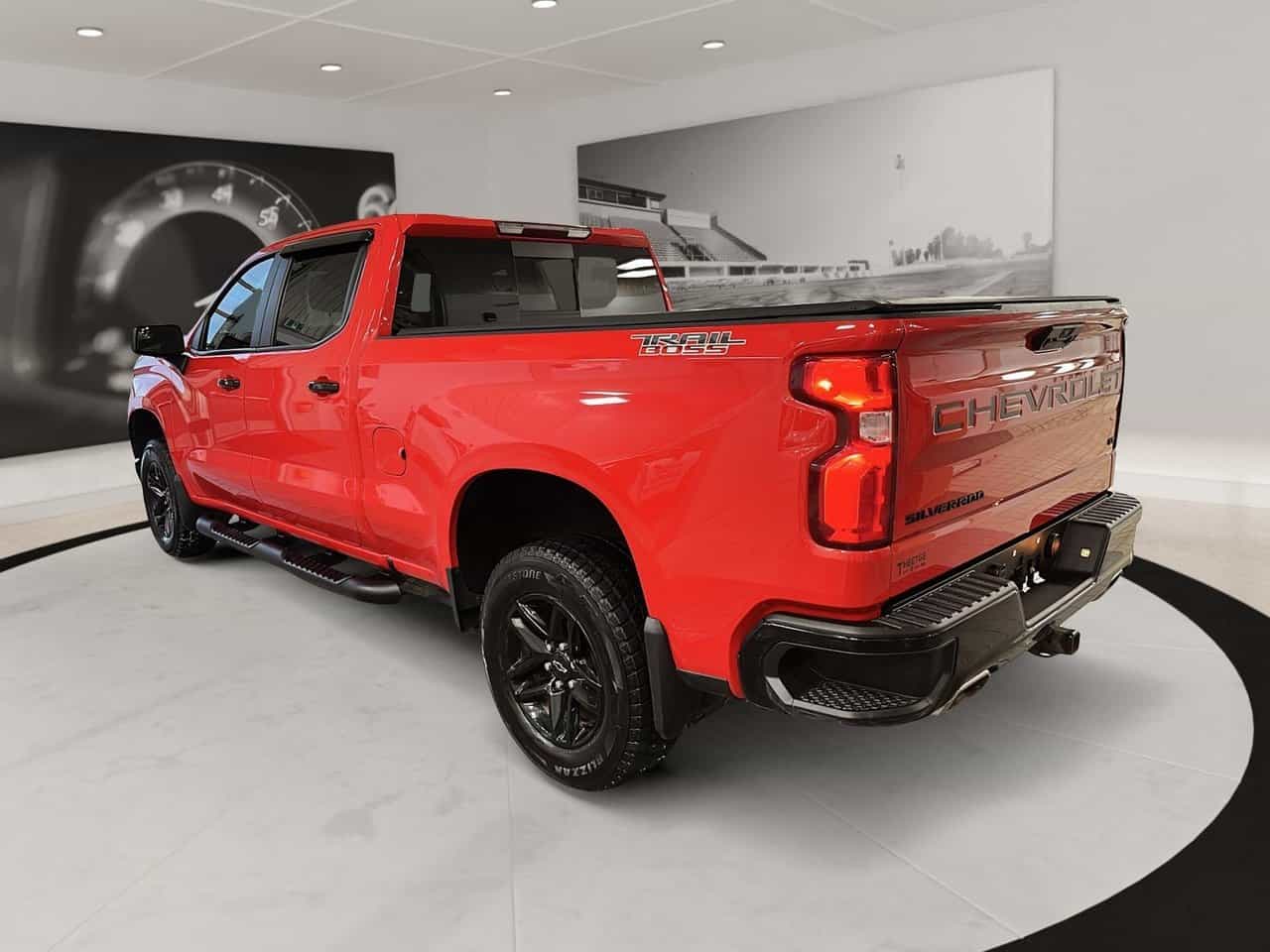 2023 Chevrolet Silverado 1500 5.3L Crew Cab Lt Trail Boss - Image 5