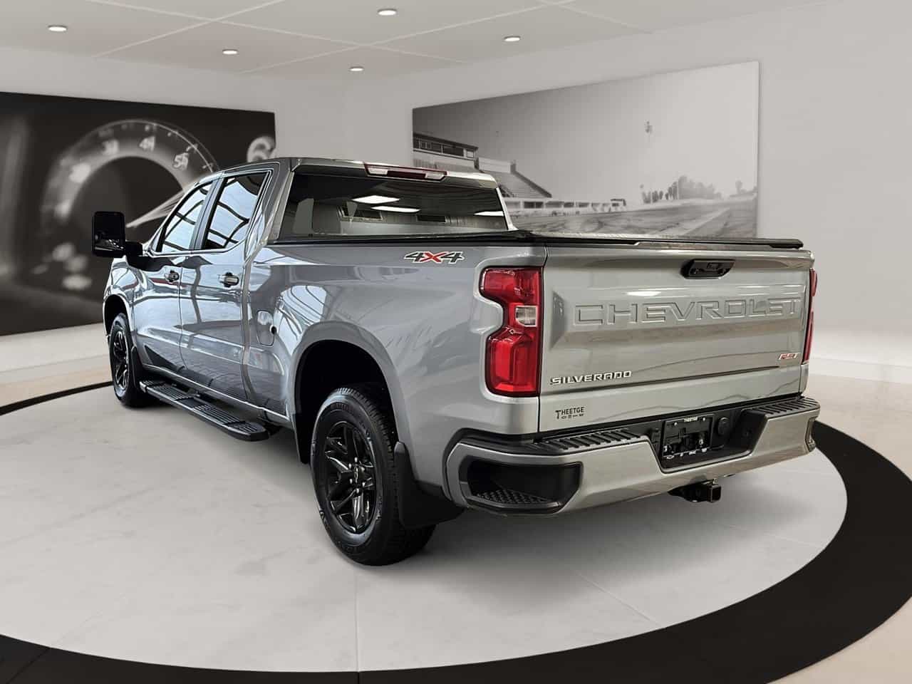 2023 Chevrolet Silverado 1500 4Wd Crew Cab 5.3L *Remorquage Max* - Image 4