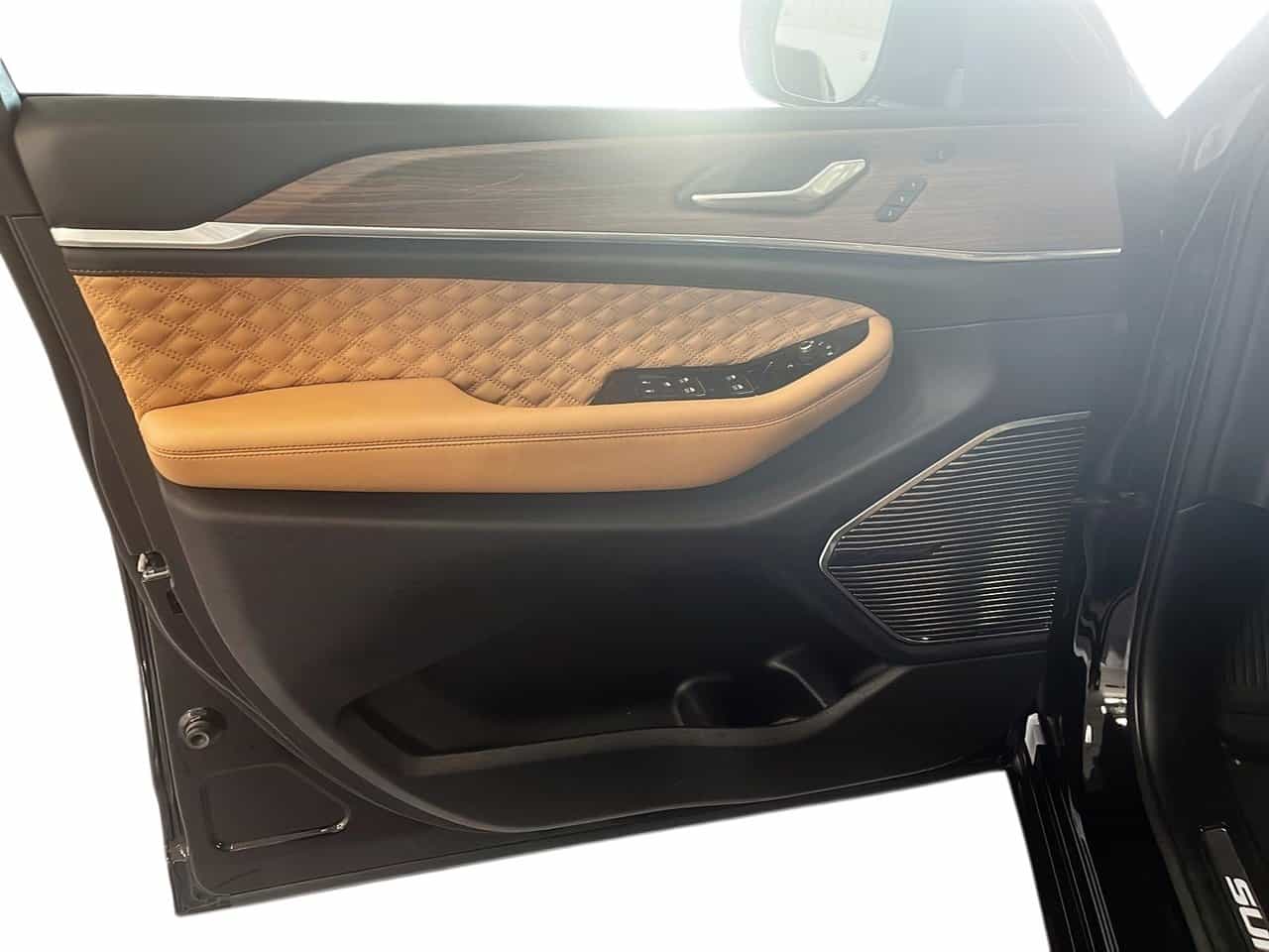 2023 Jeep Grand Cherokee L Summit 4X4 - Image 11