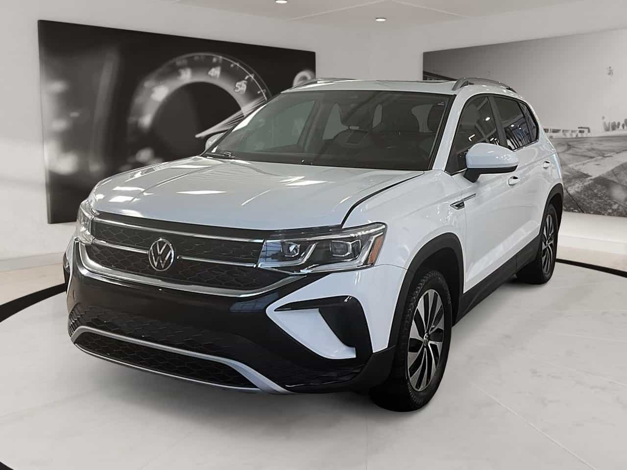 2023 Volkswagen Taos Highline 4Motion - Image 1