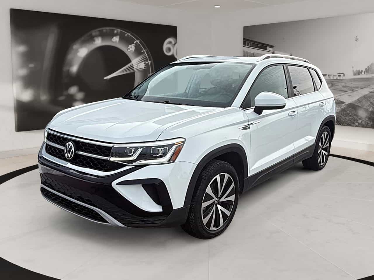 2023 Volkswagen Taos Highline 4Motion - Image 1