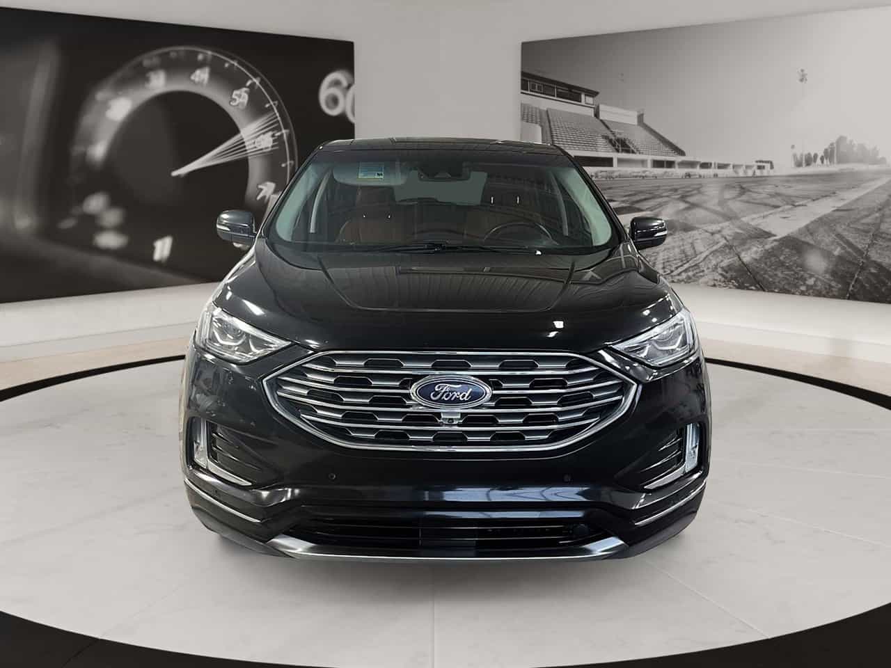 2019 Ford Edge Titanium Awd - Image 2