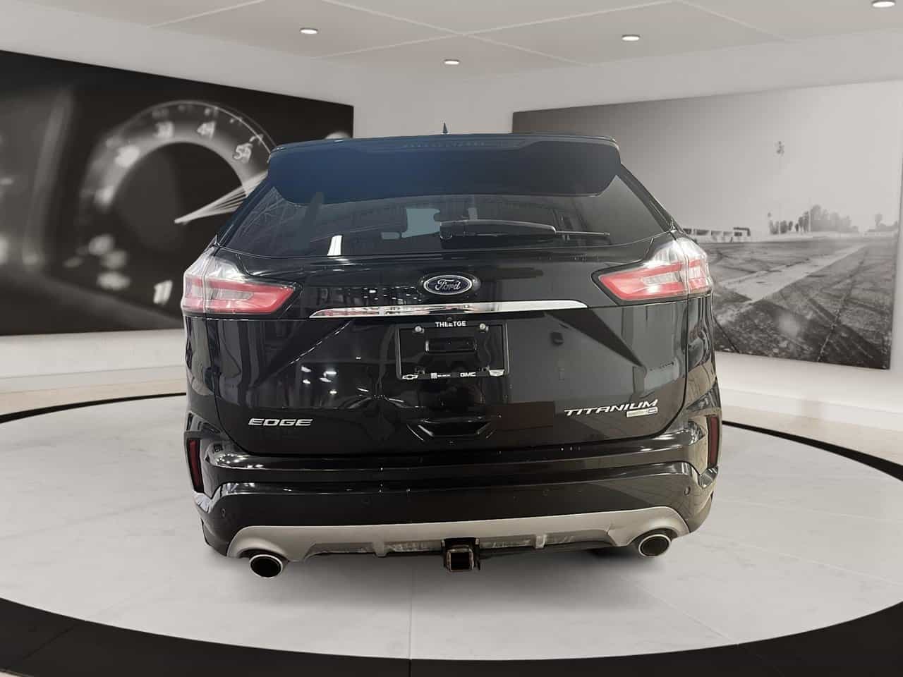 2019 Ford Edge Titanium Awd - Image 3