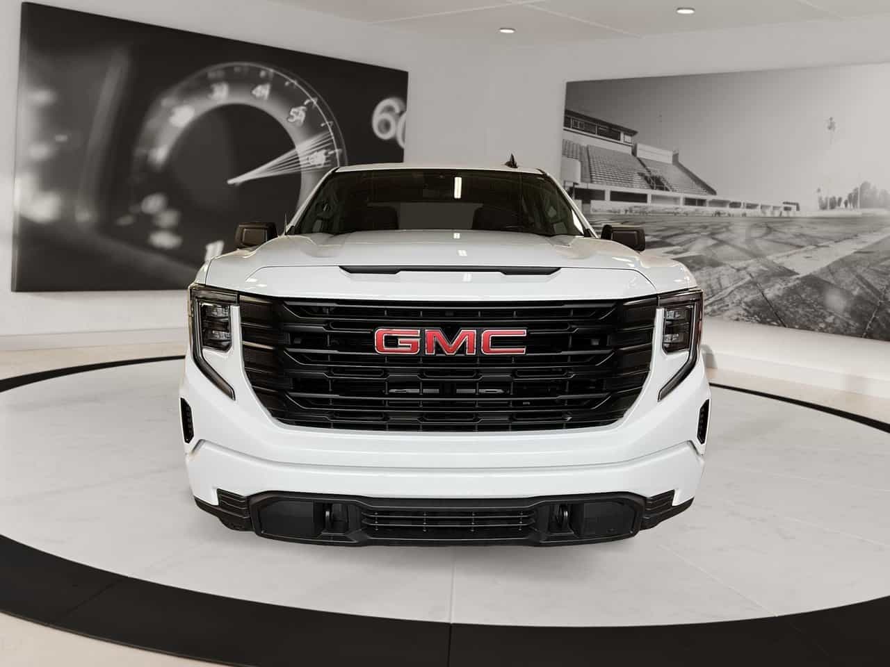 2024 GMC Sierra 1500 4Wd Crew Cab 2.7L Pro *21 271Km* - Image 2