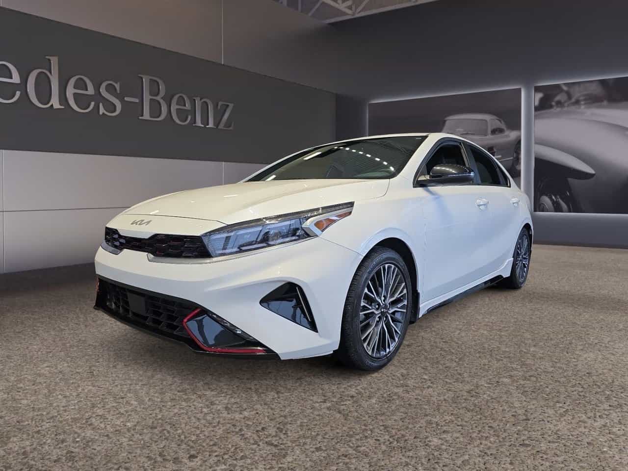 Image 1 Kia Forte GT-Line Toit ouvrant, Navigation, Volant chauffant... 2024