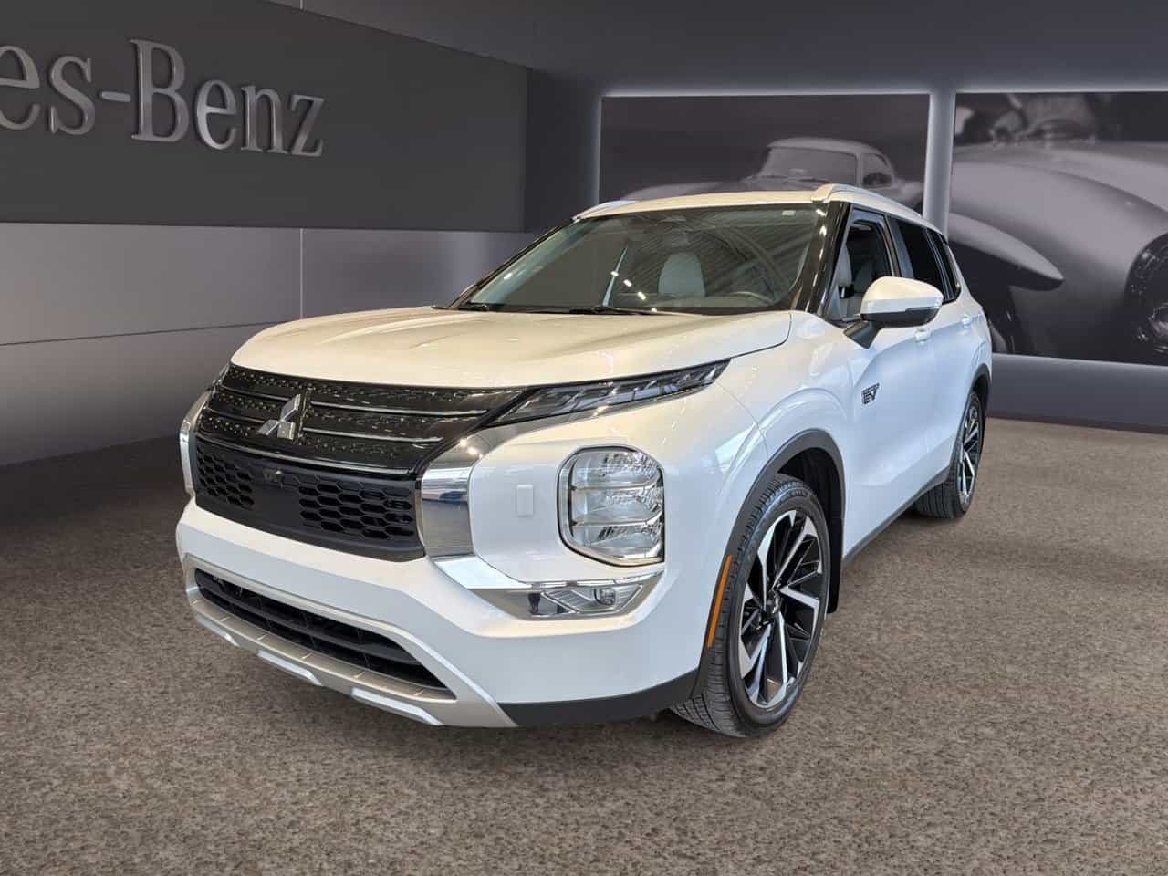 Image 1 Mitsubishi Outlander PHEV SE 7 places, Toit panoramique... 2025