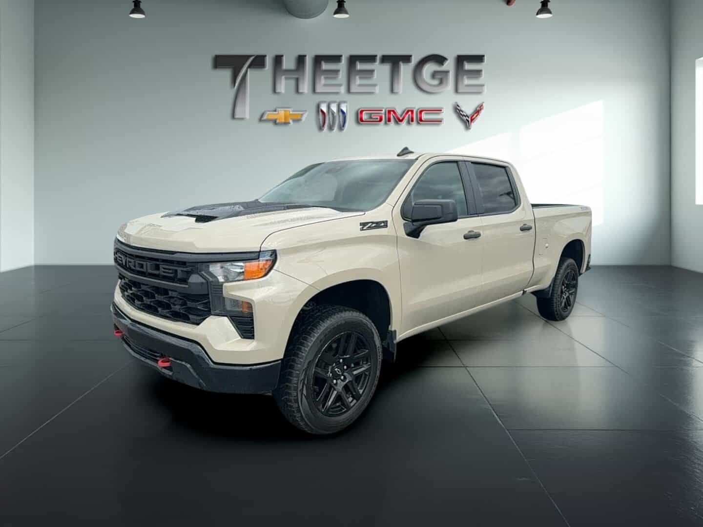 2022 Chevrolet Silverado 1500 Custom Trail Boss cabine multiplace 4RM 157 po - Image 1