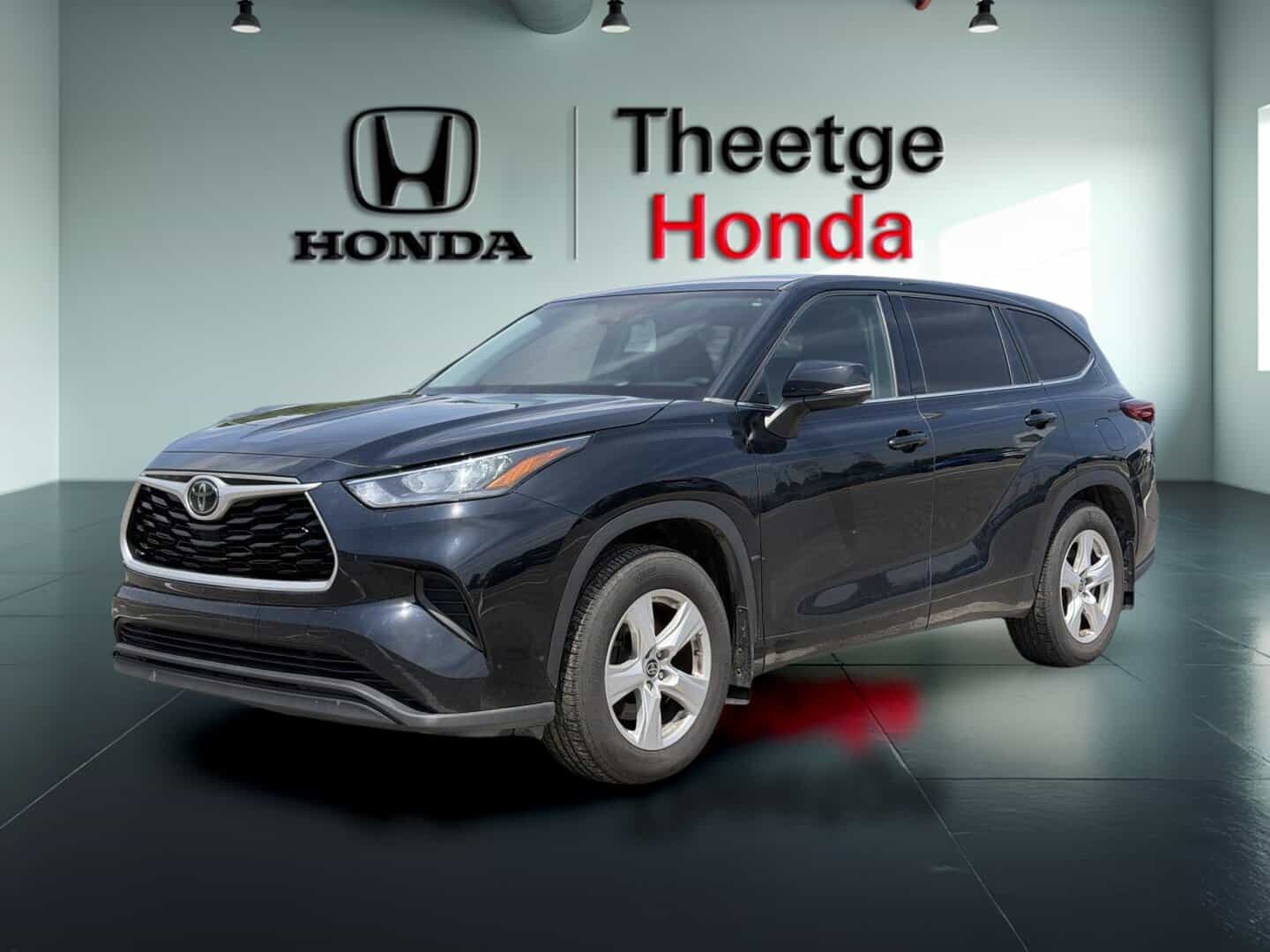 Image 1 Toyota Highlander Le Awd 2020