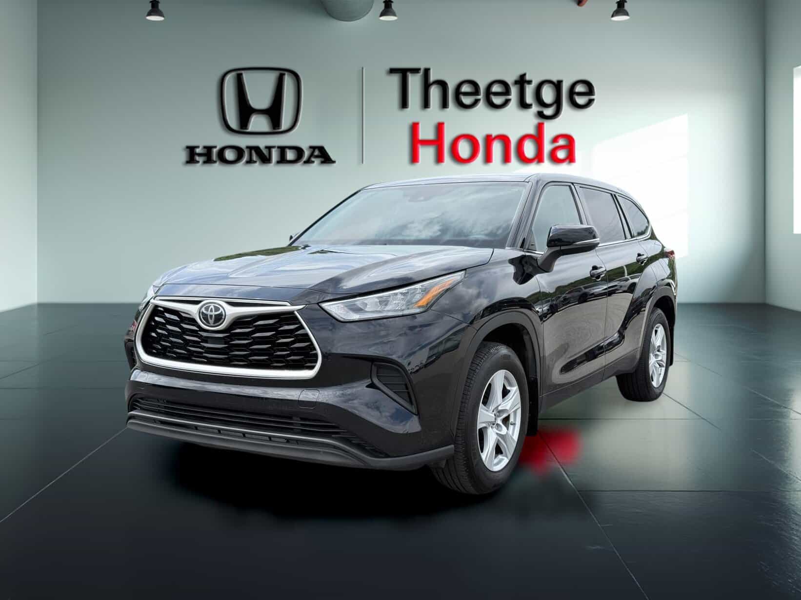 2020 Toyota Highlander Le Awd - Image 1