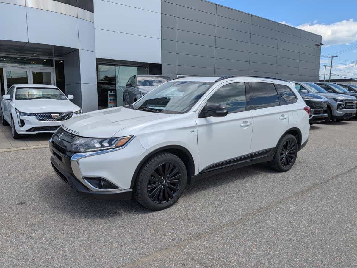 2020 Mitsubishi Outlander Limited Edition S-Aw - Image 1