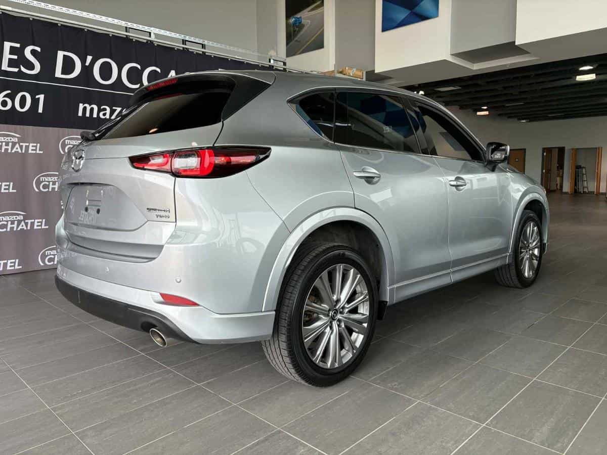 2023 Mazda CX-5 Signature AWD - Image 5