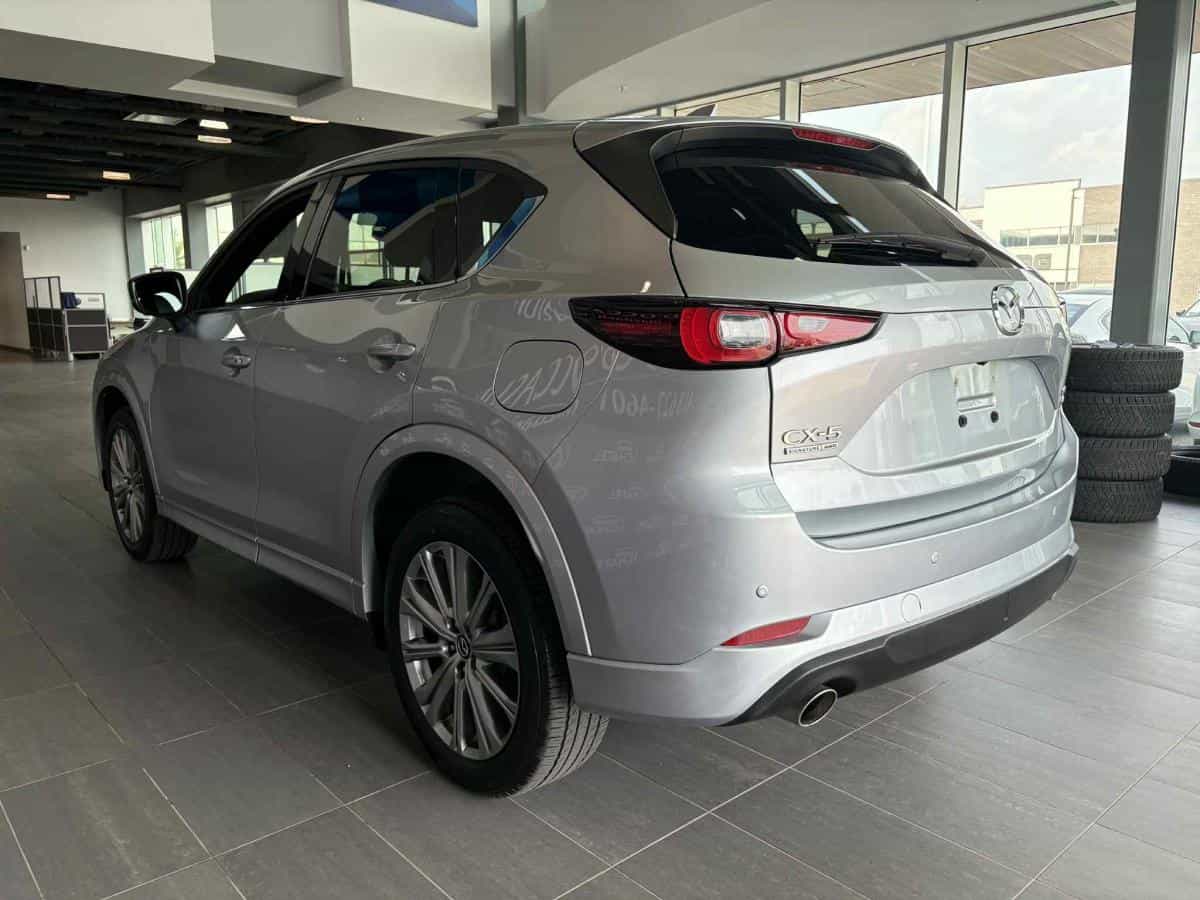2023 Mazda CX-5 Signature AWD - Image 7
