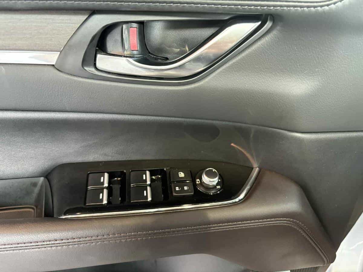 2023 Mazda CX-5 Signature AWD - Image 13