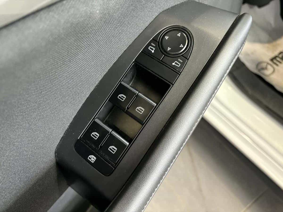 2023 Mazda MAZDA3 SPORT GS TI i-ACTIV BA - Image 11