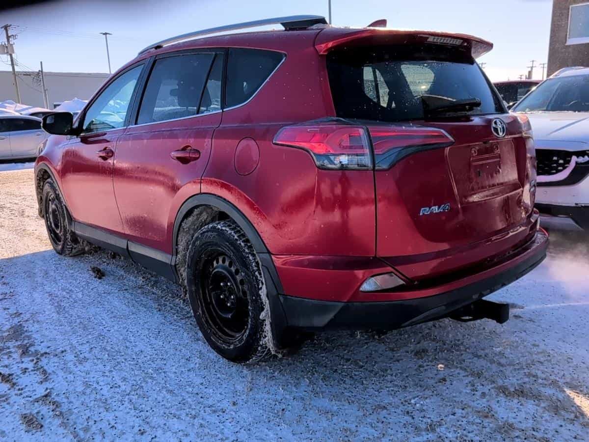 2016 Toyota Rav4 Traction intégrale 4 portes LE - Image 3