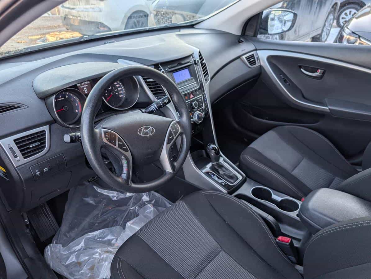 Image 4 Hyundai Elantra GT Voiture à hayon, 5 portes, boîte automatique GL 2015