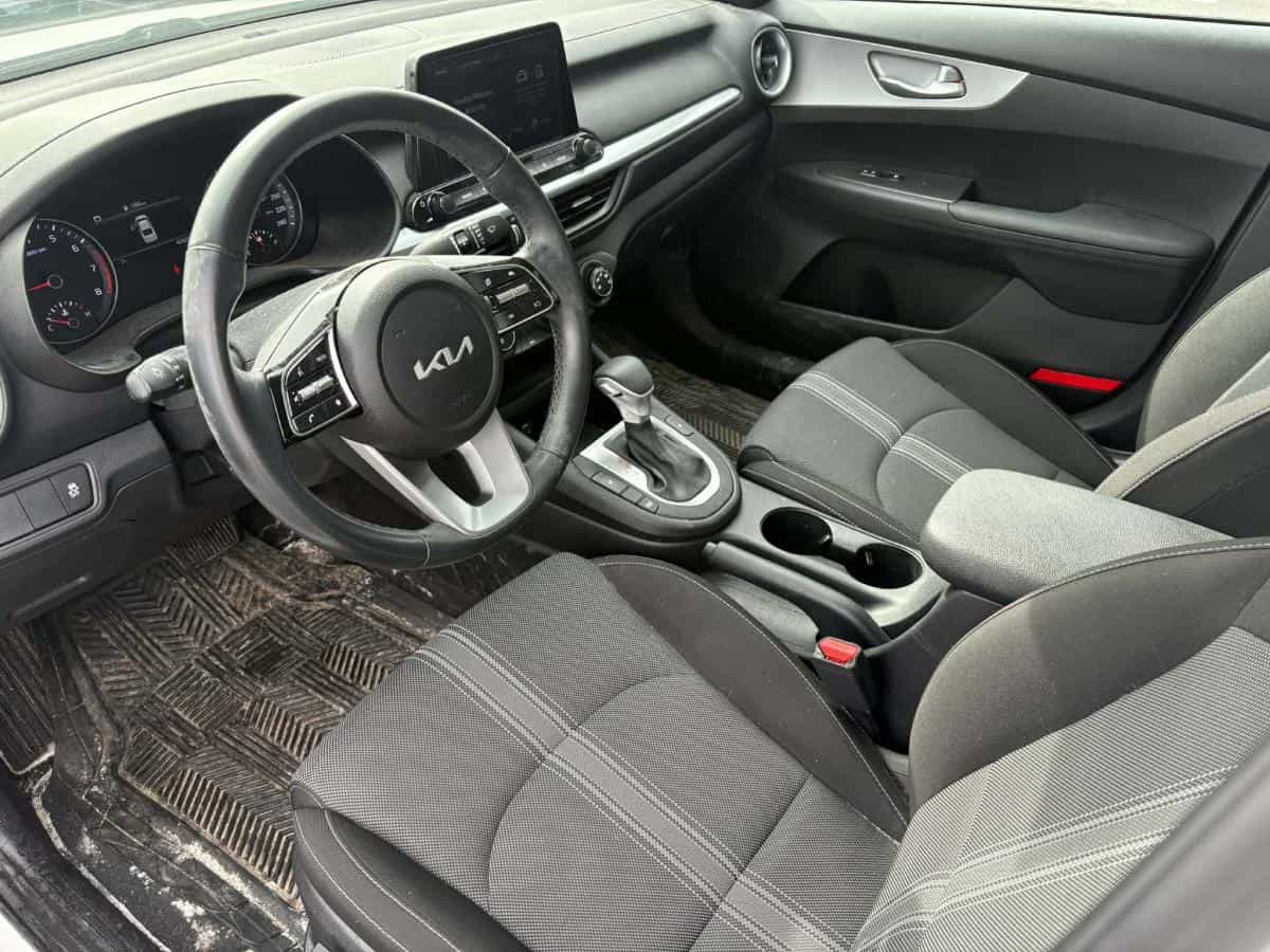 2023 Kia Forte Lx Ivt - Image 4