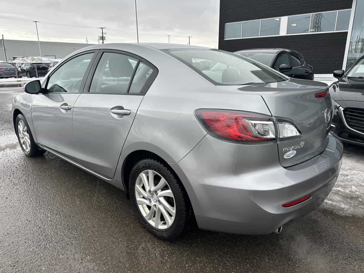 2012 Mazda Mazda3 Gs-Sky - Image 2