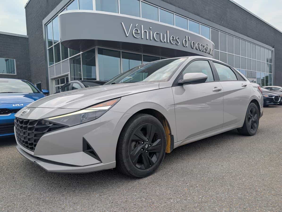Image 1 Hyundai Elantra Preferred IVT avec ensemble technologie 2023