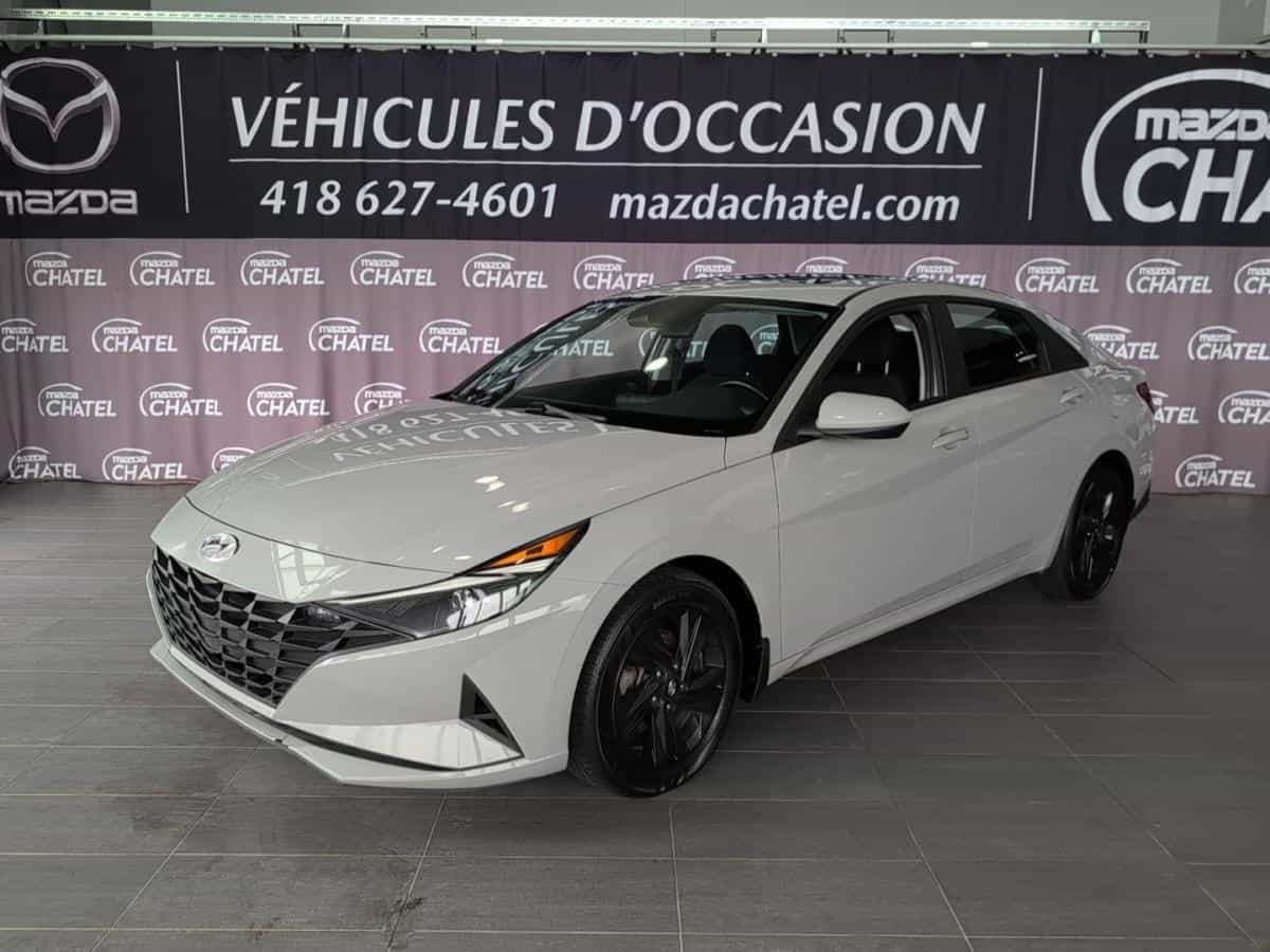 2023 Hyundai Elantra Preferred IVT avec ensemble technologie - Image 1