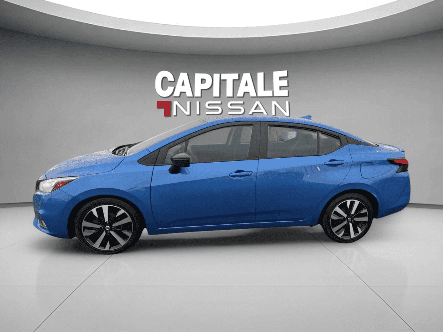 2022 Nissan Versa Sr Cvt - Image 2