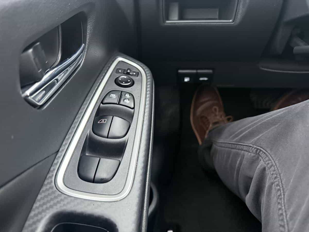 2022 Nissan Versa Sr Cvt - Image 18