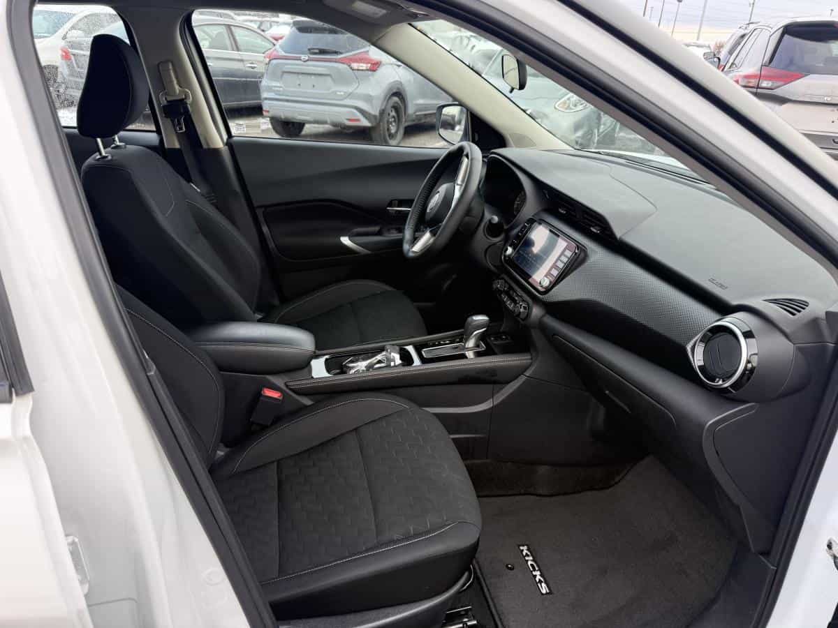 2023 Nissan Kicks Sv Ta - Image 15