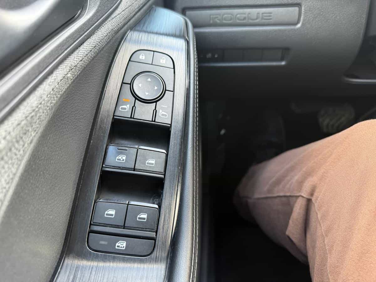 2022 Nissan Rogue S Ta - Image 15