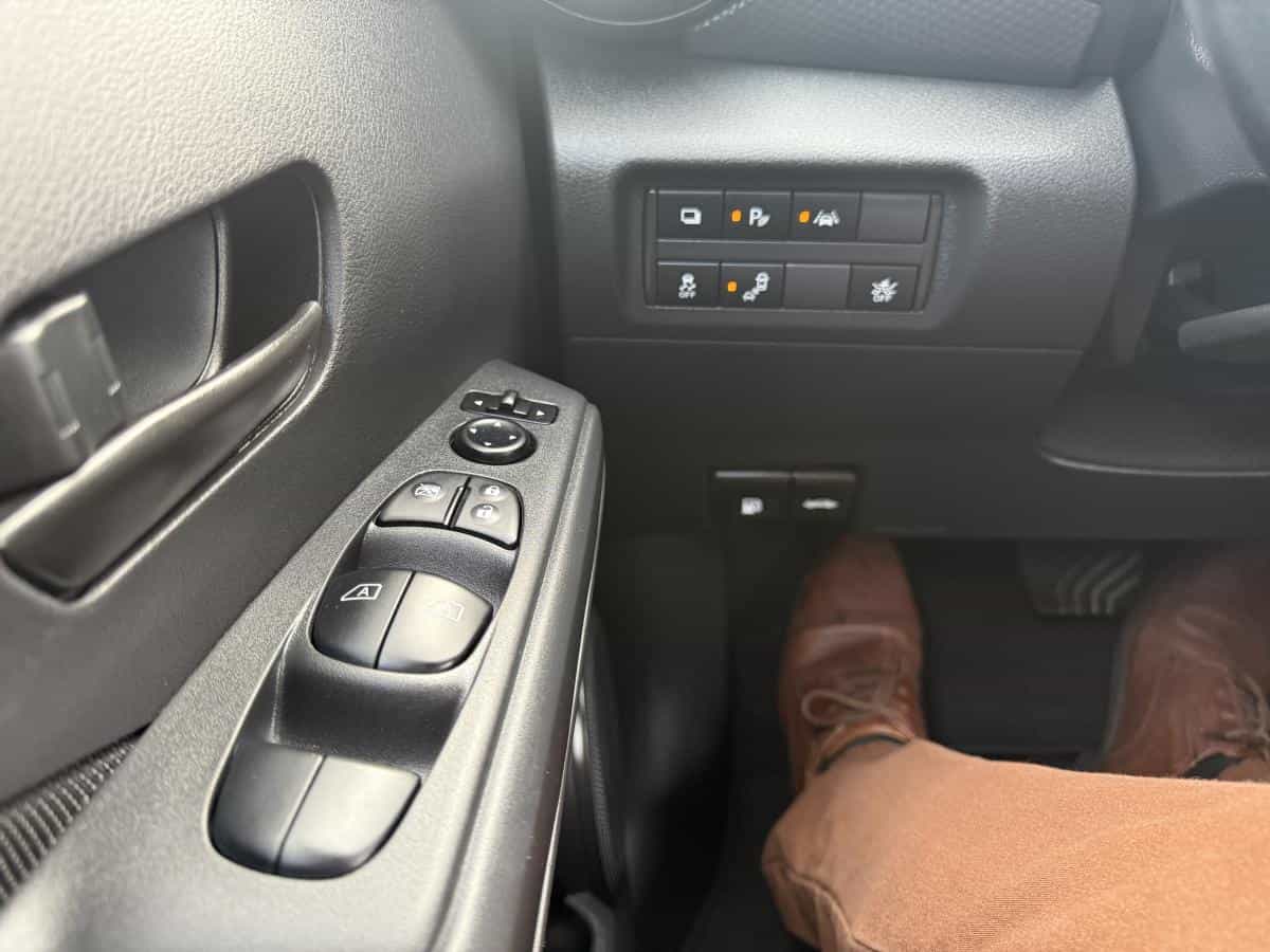 2024 Nissan Kicks S Ta - Image 16