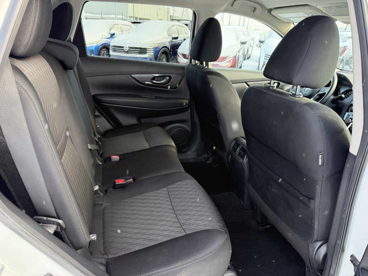 2020 Nissan Rogue S Ta - Image 11