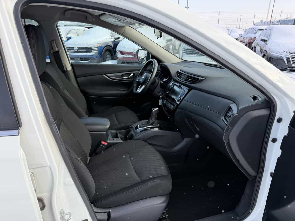 2020 Nissan Rogue S Ta - Image 12