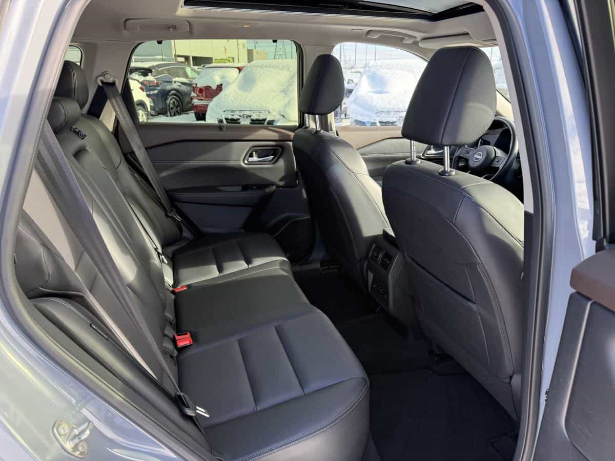 2023 Nissan Rogue SV Édition de minuit TI - Image 11