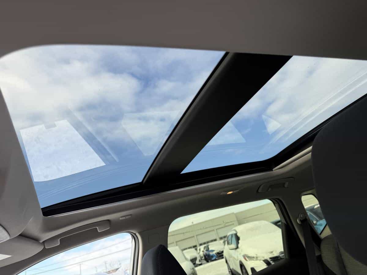 2023 Nissan Rogue SV TI avec ensemble toit ouvrant - Image 15