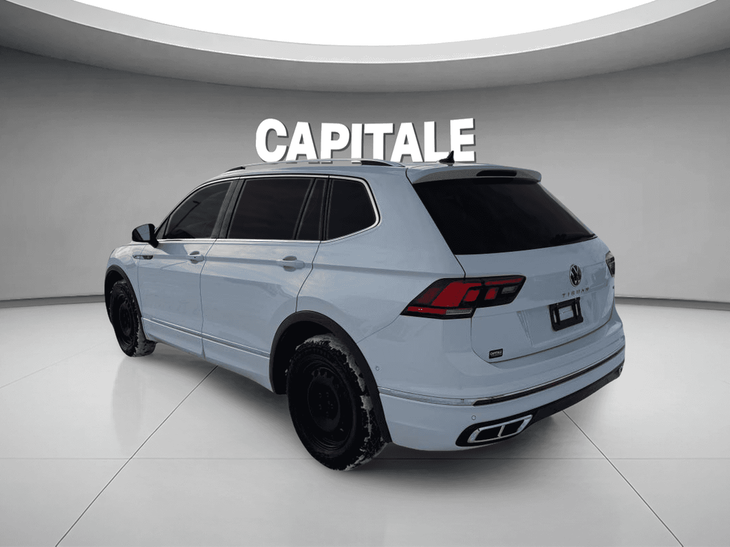 2022 Volkswagen Tiguan Highline R-Line 4MOTION - Image 3