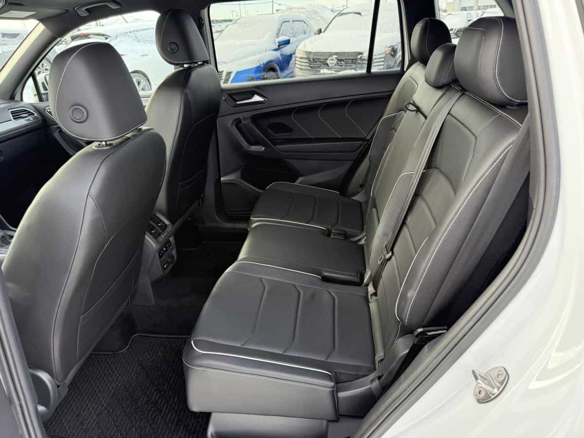 2022 Volkswagen Tiguan Highline R-Line 4MOTION - Image 12