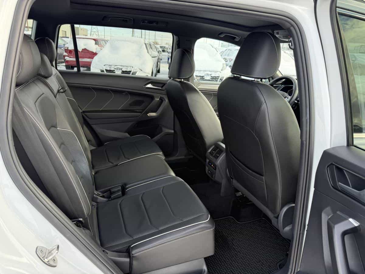 2022 Volkswagen Tiguan Highline R-Line 4MOTION - Image 14