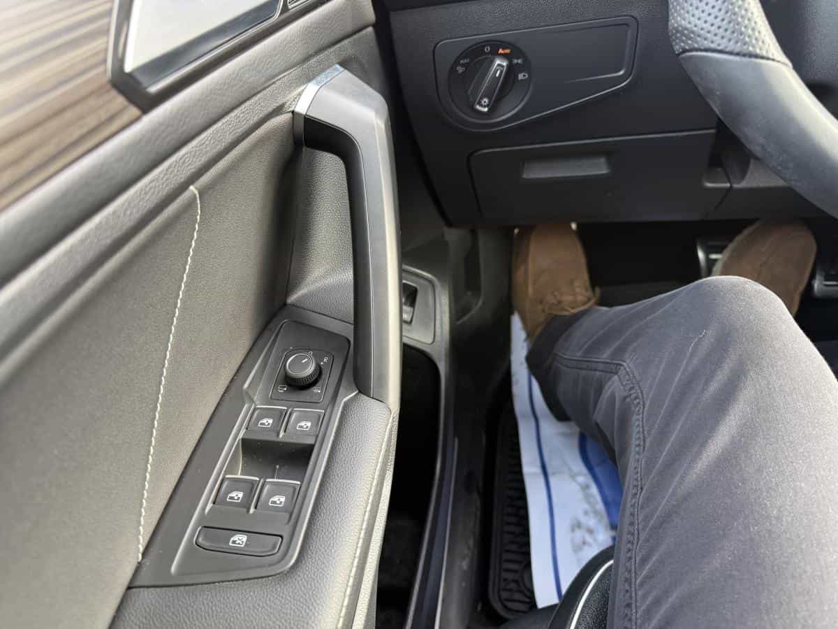 2022 Volkswagen Tiguan Highline R-Line 4MOTION - Image 22