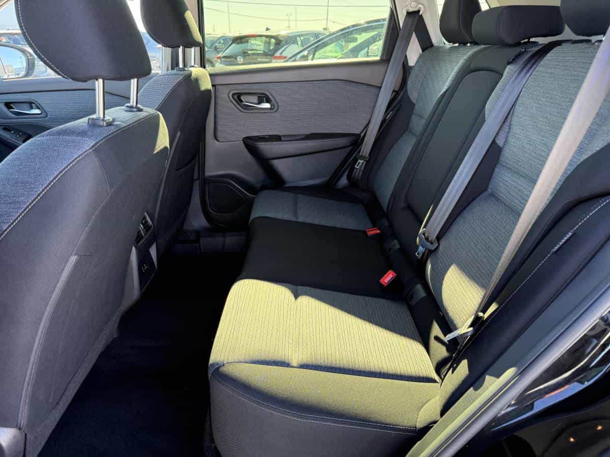 2023 Nissan Rogue SV TI avec ensemble toit ouvrant - Image 12