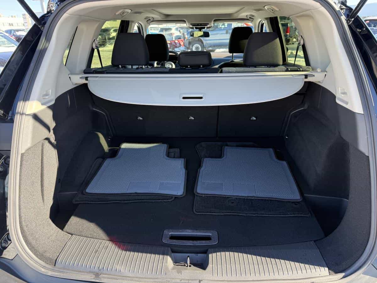 2023 Nissan Rogue SV TI avec ensemble toit ouvrant - Image 13