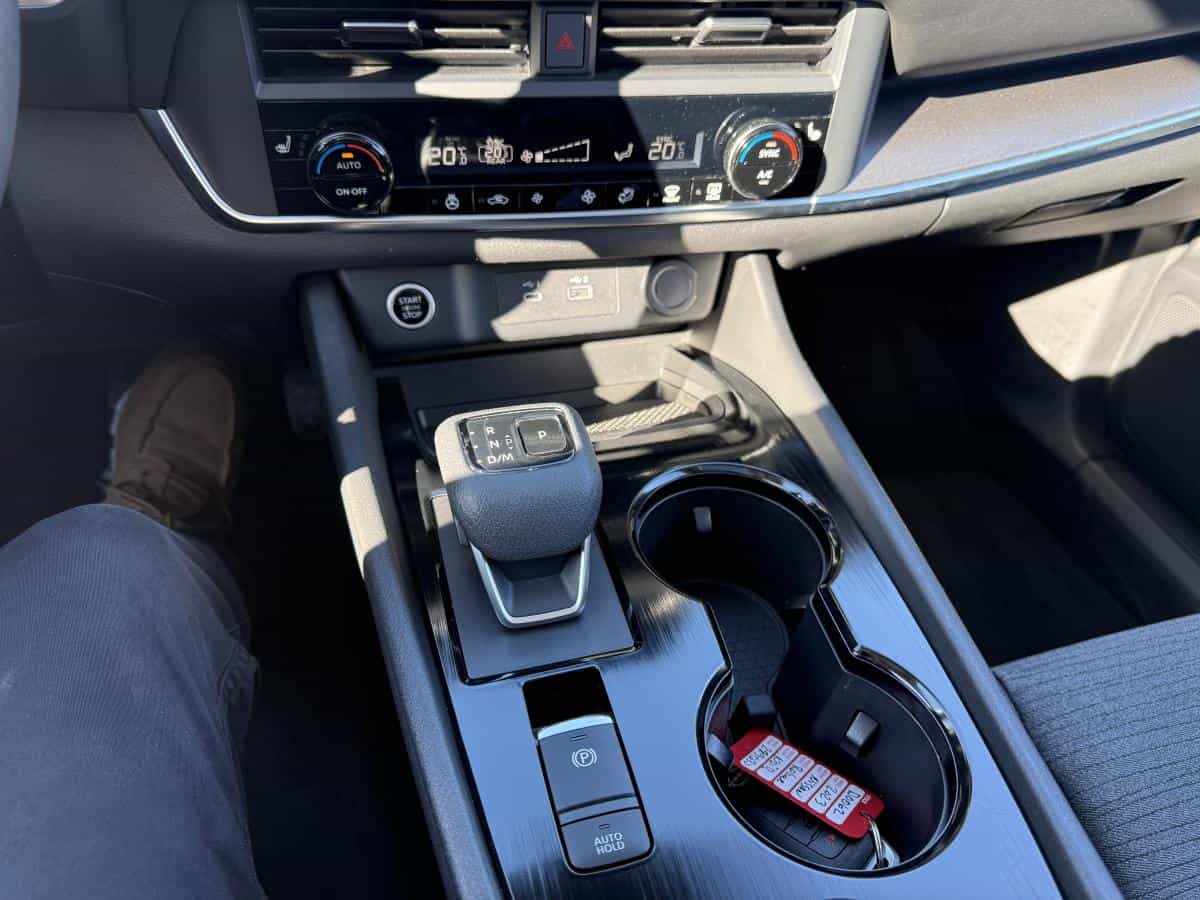 2023 Nissan Rogue SV TI avec ensemble toit ouvrant - Image 18