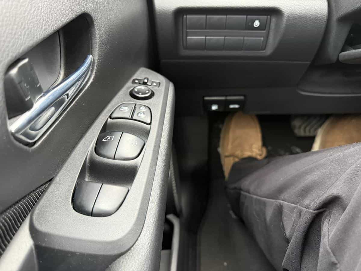 2023 Nissan Kicks Sv Ta - Image 17